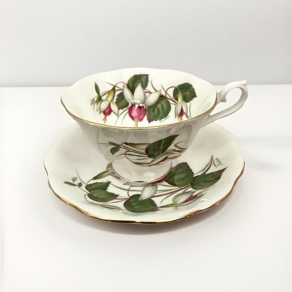 Vintage English Regency Tea Cup & Saucer Fuchsia Pattern Bone China England - Picture 1 of 8